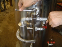Embutideira Pneumtica 160LTS, inox, 2 sadas, controle da pressão.